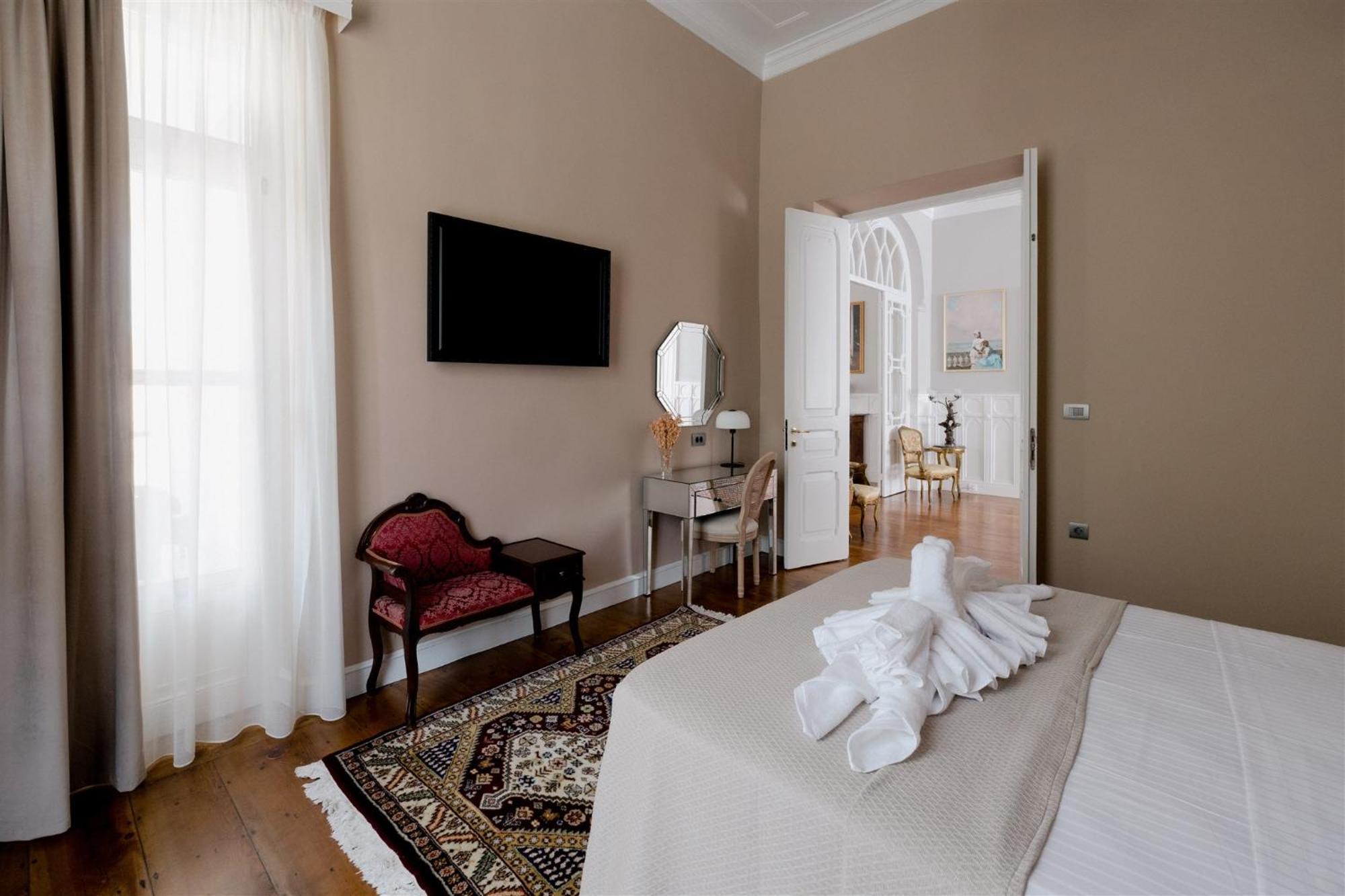 Victoria Mansion A Luxurious Neoclassical Experience Rhodes City Екстер'єр фото